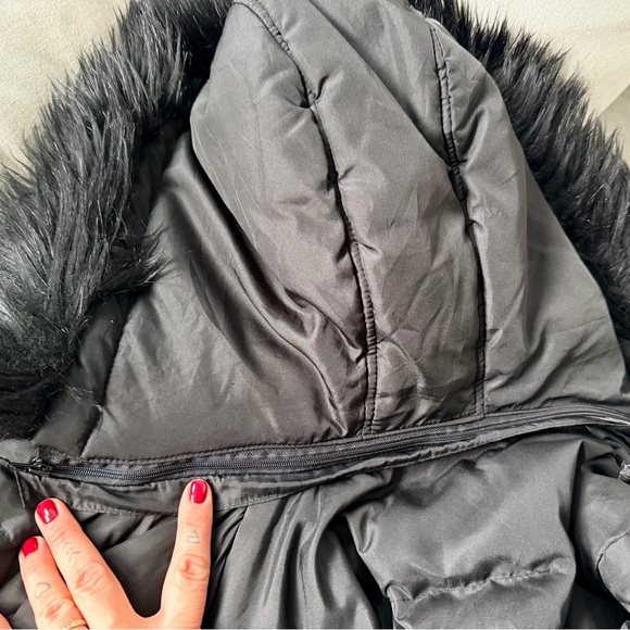 DKNY Long Black Puffer Coat with 2-Way Zipper - Picture 3 of 10